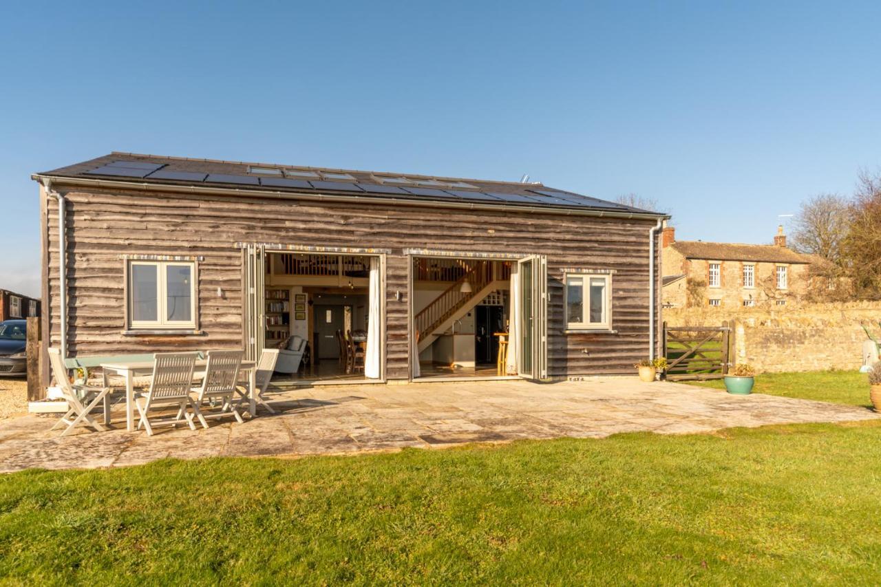 The Old Barn Villa Witney Buitenkant foto